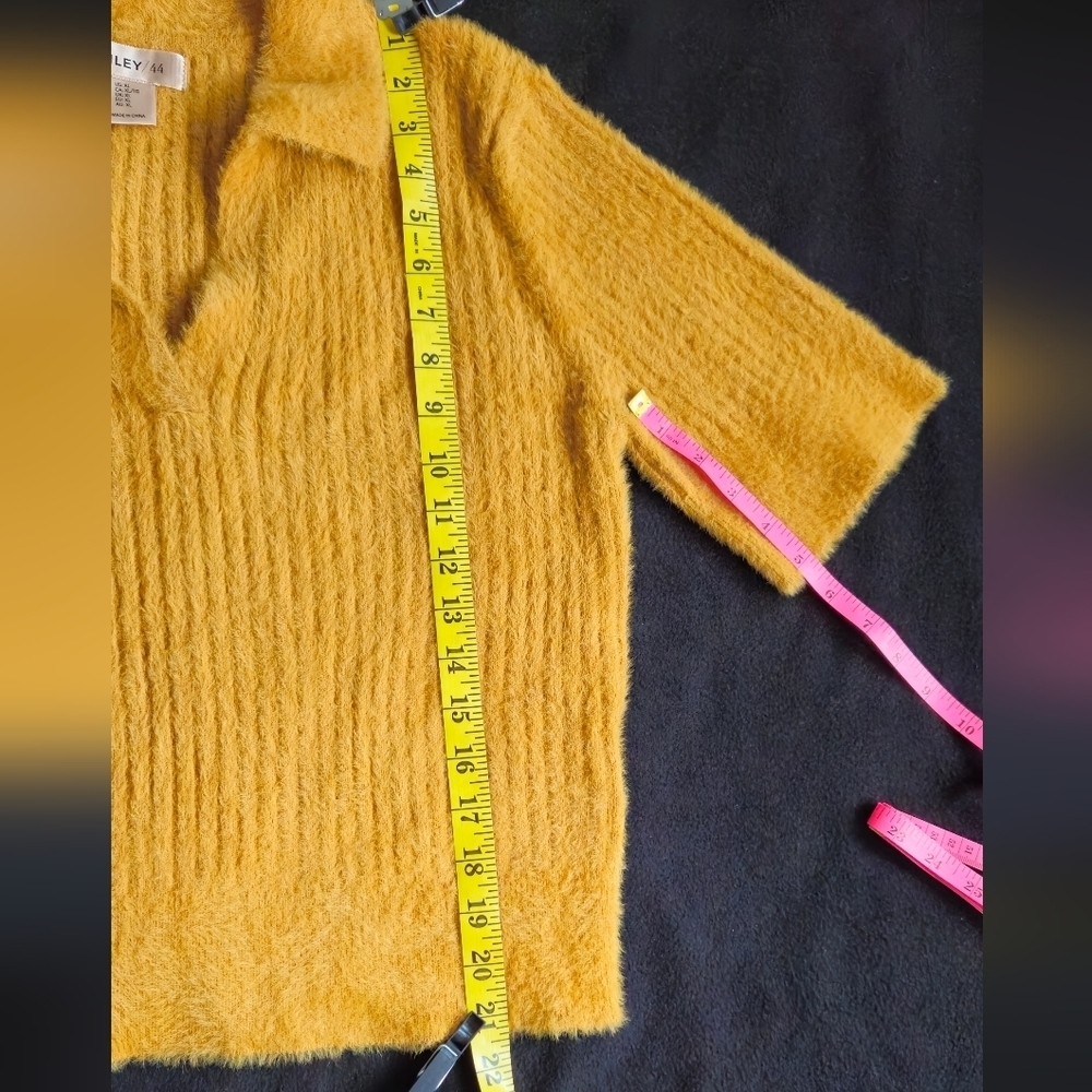 Bailey 44 V-Neck Collarded Fuzzy Mustard Gold Sweater - Size XL - Picture 5 of 7